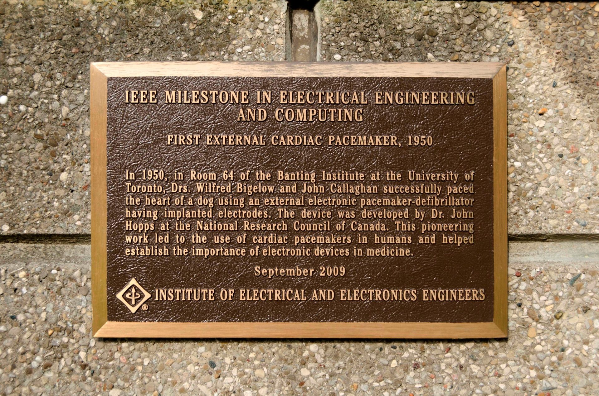 First External Cardiac Pacemaker's memorial tablet, Banting and Best Department of Medical Research, Toronto.jpg